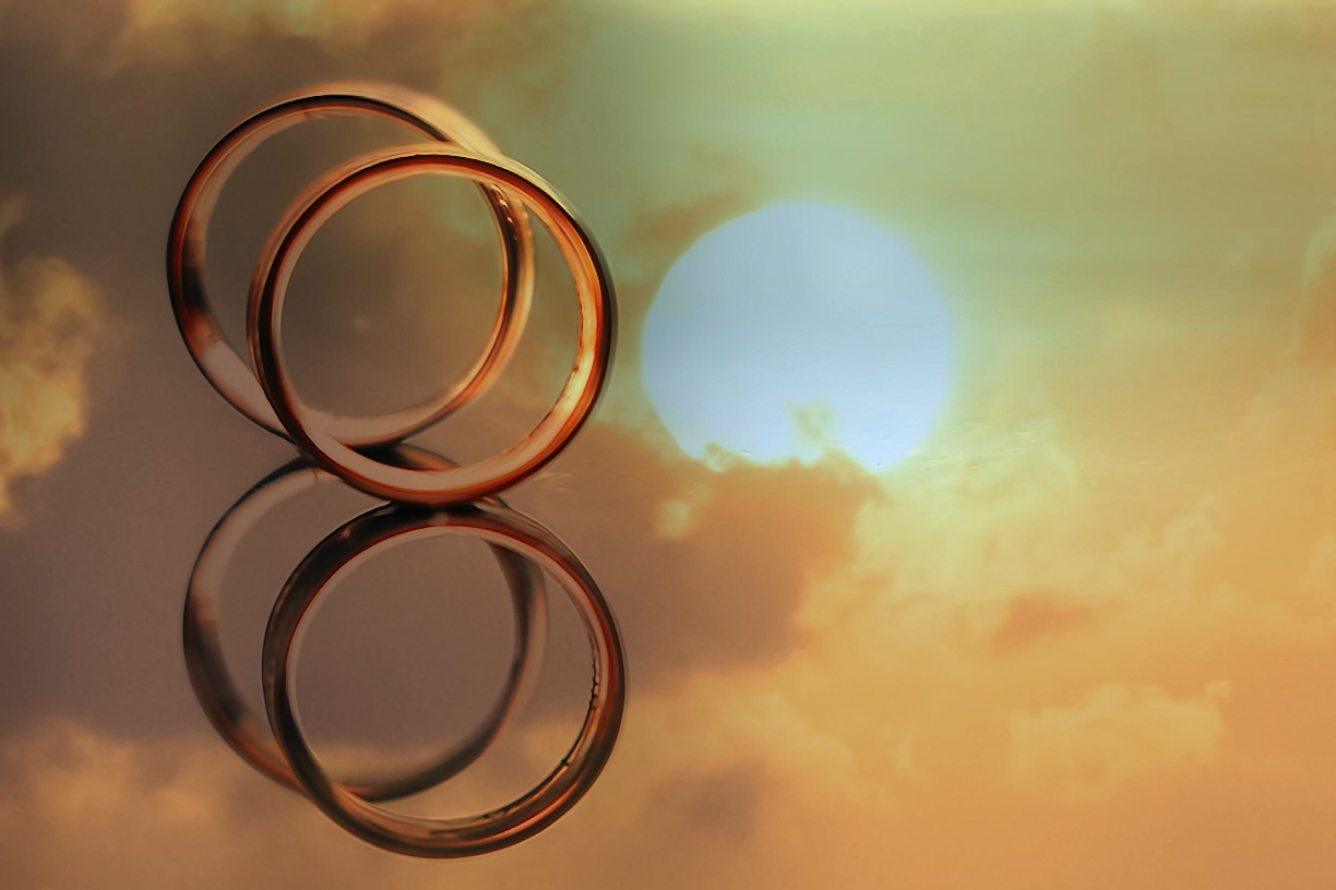 two rings with sun